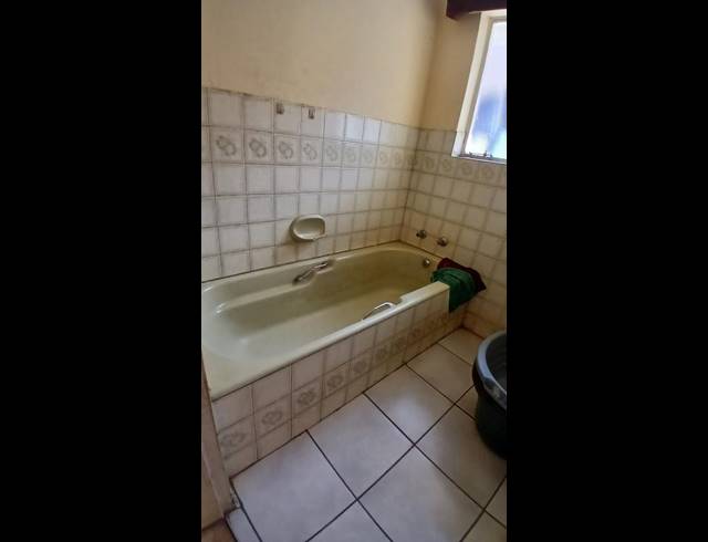 12 BEDROOM HOUSE FOR SALE IN HOSPITAL VIEW